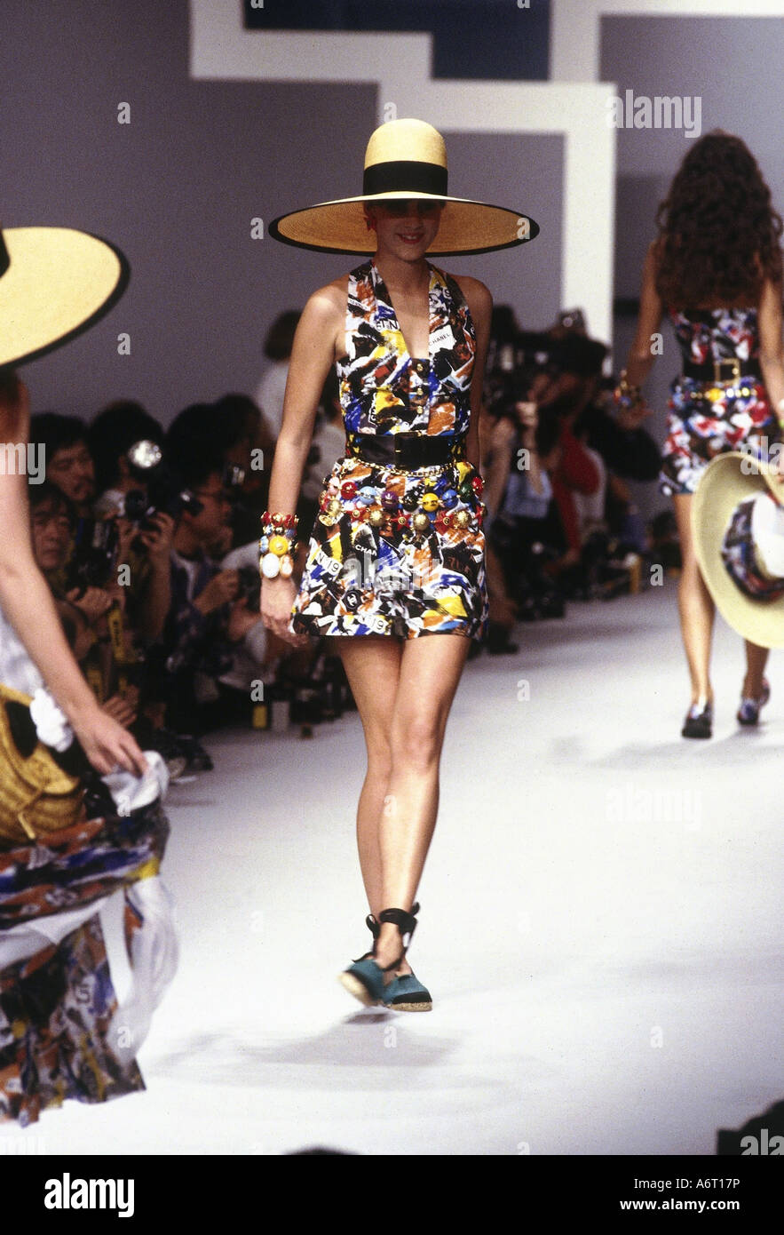 Moda, 1980s, manichino, gonna alta, passerella, primavera estate, di Chanel, Parigi, 1989, 80s, , Foto Stock