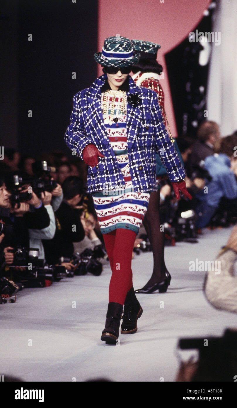 Moda, 1980s, manichino, giacca, lunghezza intera, passerella, autmn inverno, di Chanel, Paris, 1990, 90s, , Foto Stock