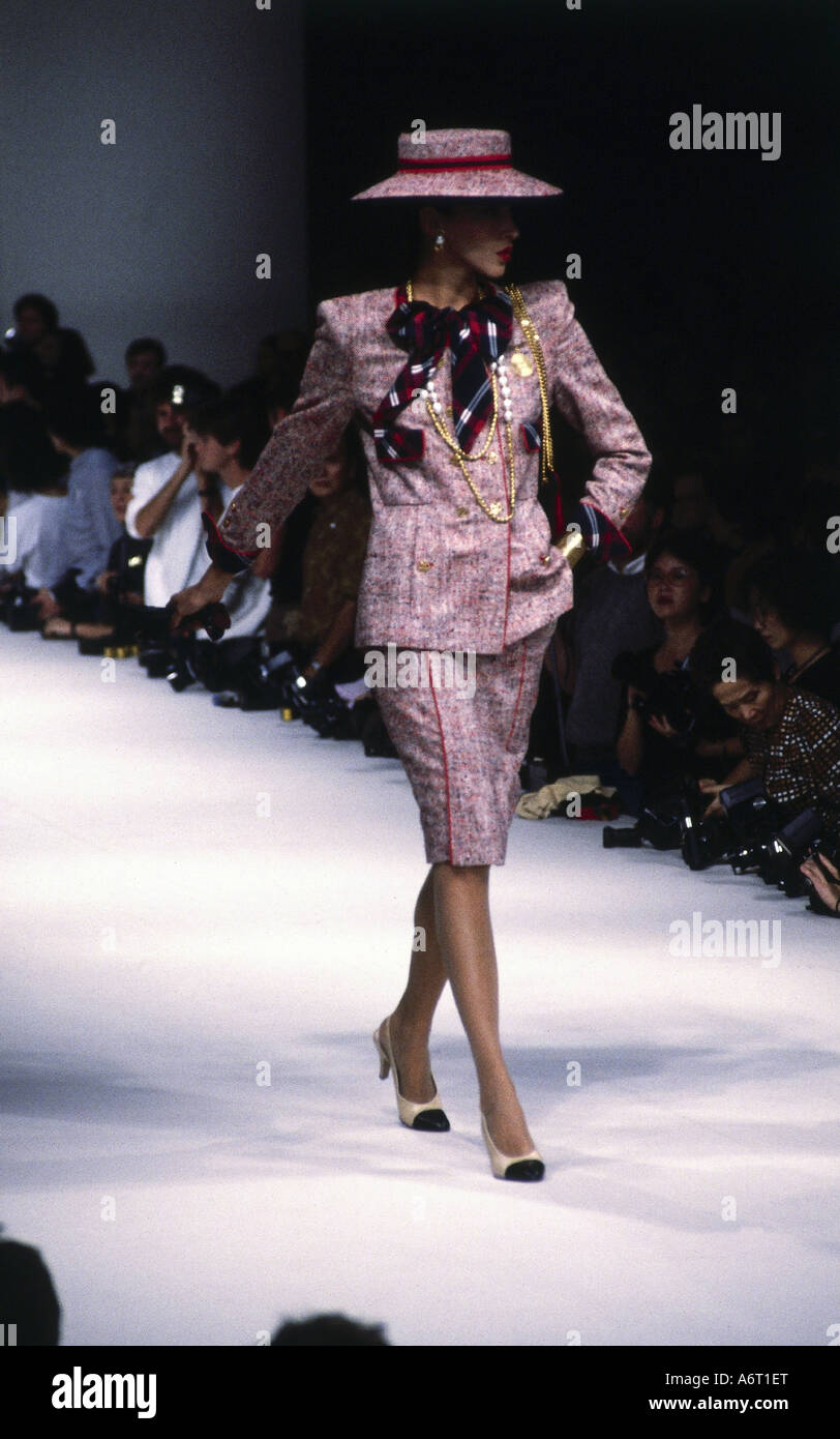 Moda, 1980s, manichino, costume da bagno, lunghezza intera, passerella, primavera estate, di Chanel, Paris, 1985, 80s, , Foto Stock