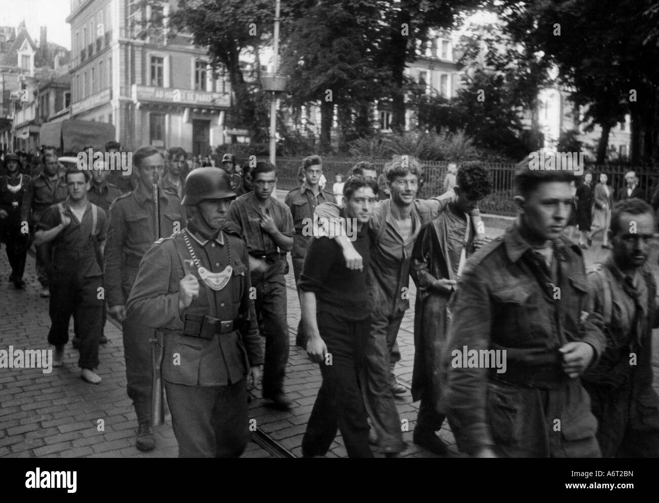 Eventi, Seconda guerra mondiale / seconda guerra mondiale, Francia, Dieppe, 19.8.1942, catturarono soldati canadesi durante il loro viaggio verso il campo di prigionia, Foto Stock