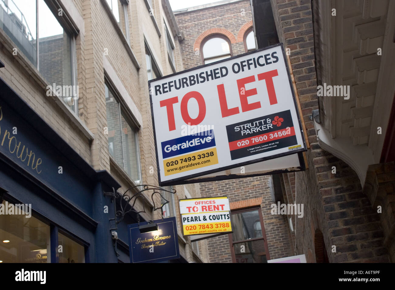 Uffici ristrutturato per far firmare in vicolo City of London Foto Stock