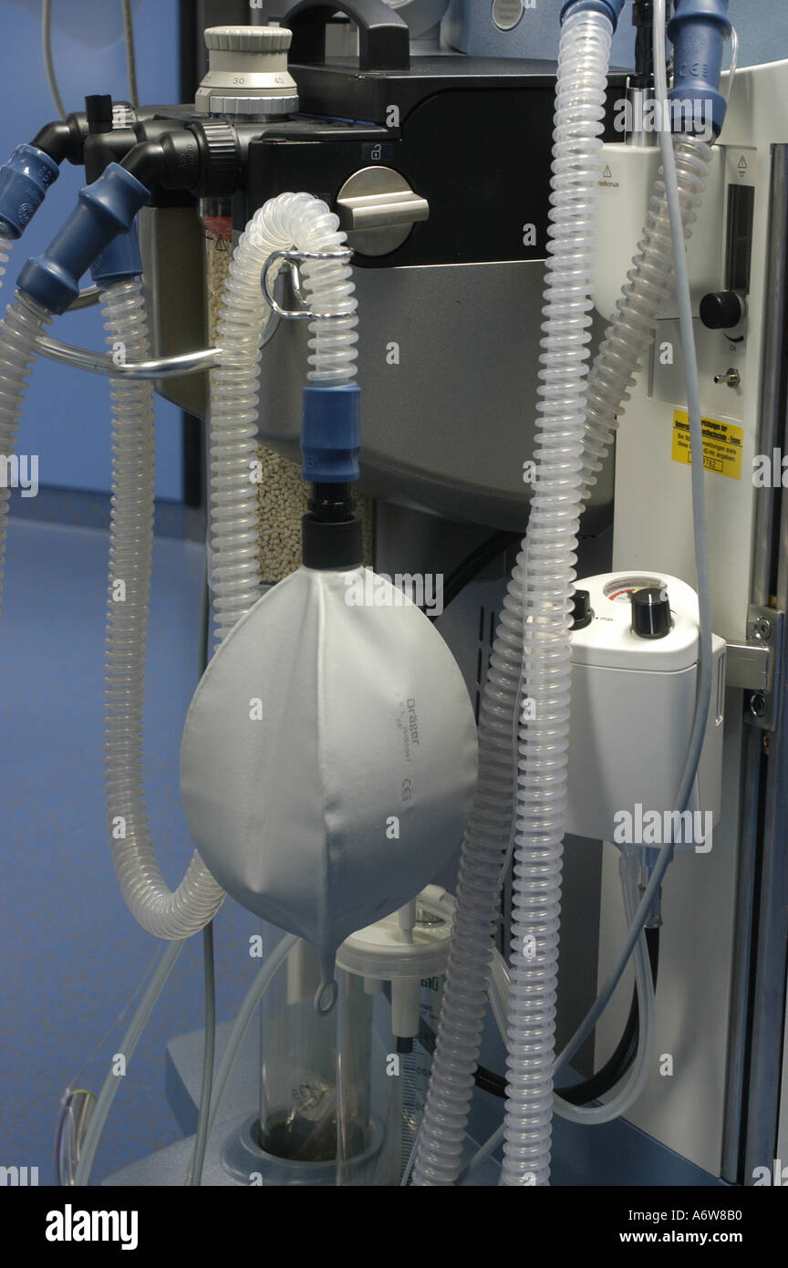 DEU Deutschland Westdeutsches Herzzentrum Essen Klinik fuer Kardiologie Hybridraum DEU Germania Essen Centro di cardiologia della Germania Ovest clinica per la cardiologia HYBRID room WICHTIG Fotos duerfen nicht fuer Werbung PR anderer Kliniken Krankenhaeuser eingesetzt werden Foto Stock