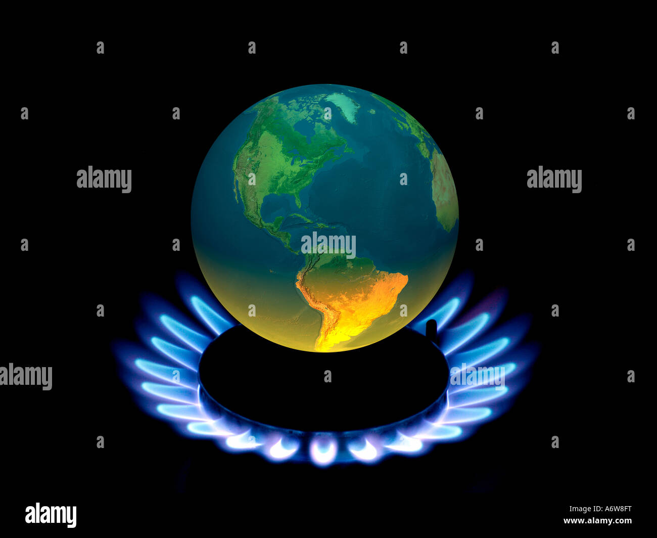 Globo terrestre con fiamme, simbolo per il riscaldamento globale e i cambiamenti climatici Foto Stock