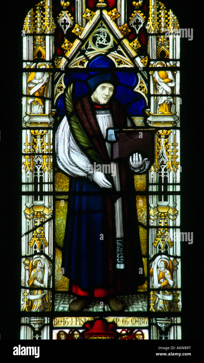Saint John Fisher Sacri Cuori gesuita di Wimbledon (cattolica) vetro macchiato San Foto Stock