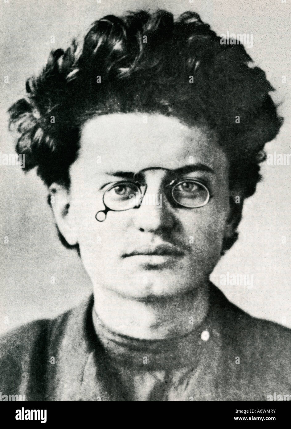 Leon Trotski nato Lev Davidovitch Bronstein come fotografato dalla polizia dopo il suo primo arresto nel 1898 Foto Stock
