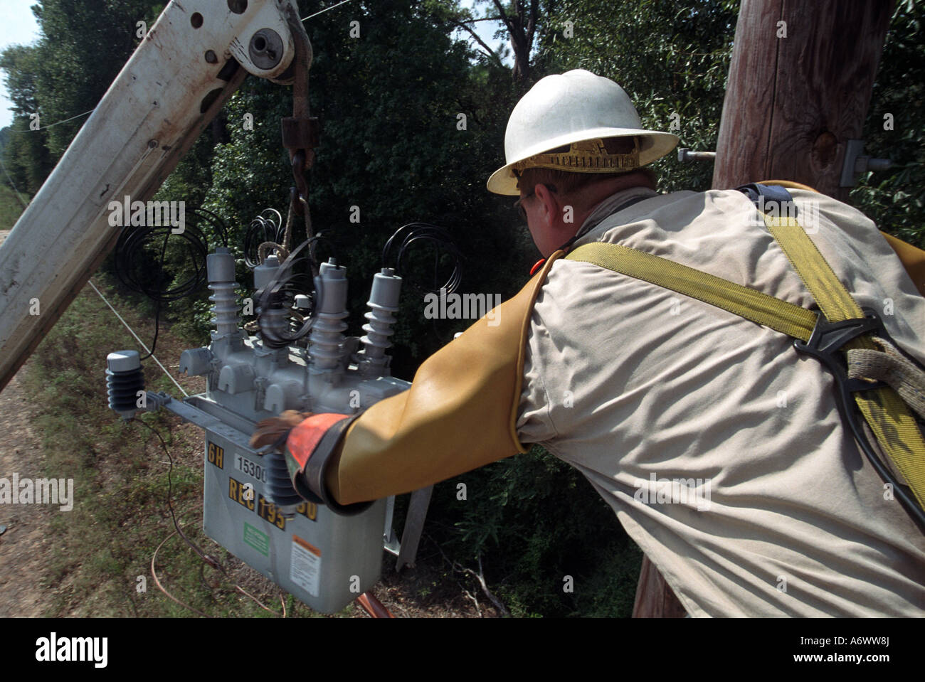 Dopo l uragano Rita del Texas e della Louisiana, American potenza elettrica (AEP) spedito 918 il personale di emergenza da 11 U S membri Foto Stock