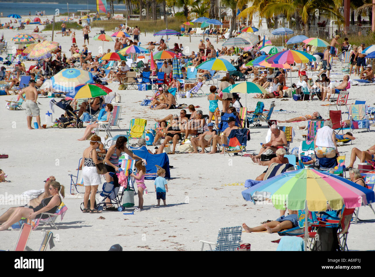 Fort Meyers Beach Florida FL è una meta turistica molto snowbird studente destinazione primaverile di ricreazione e di Vacanza Ferie Foto Stock