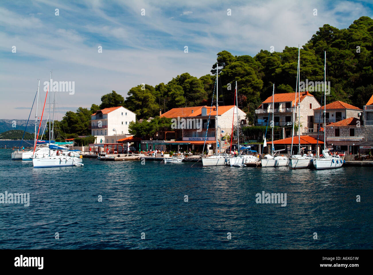 Porto di Pomena sull'Isola di Meleda sulla costa dalmata della Croazia Foto Stock