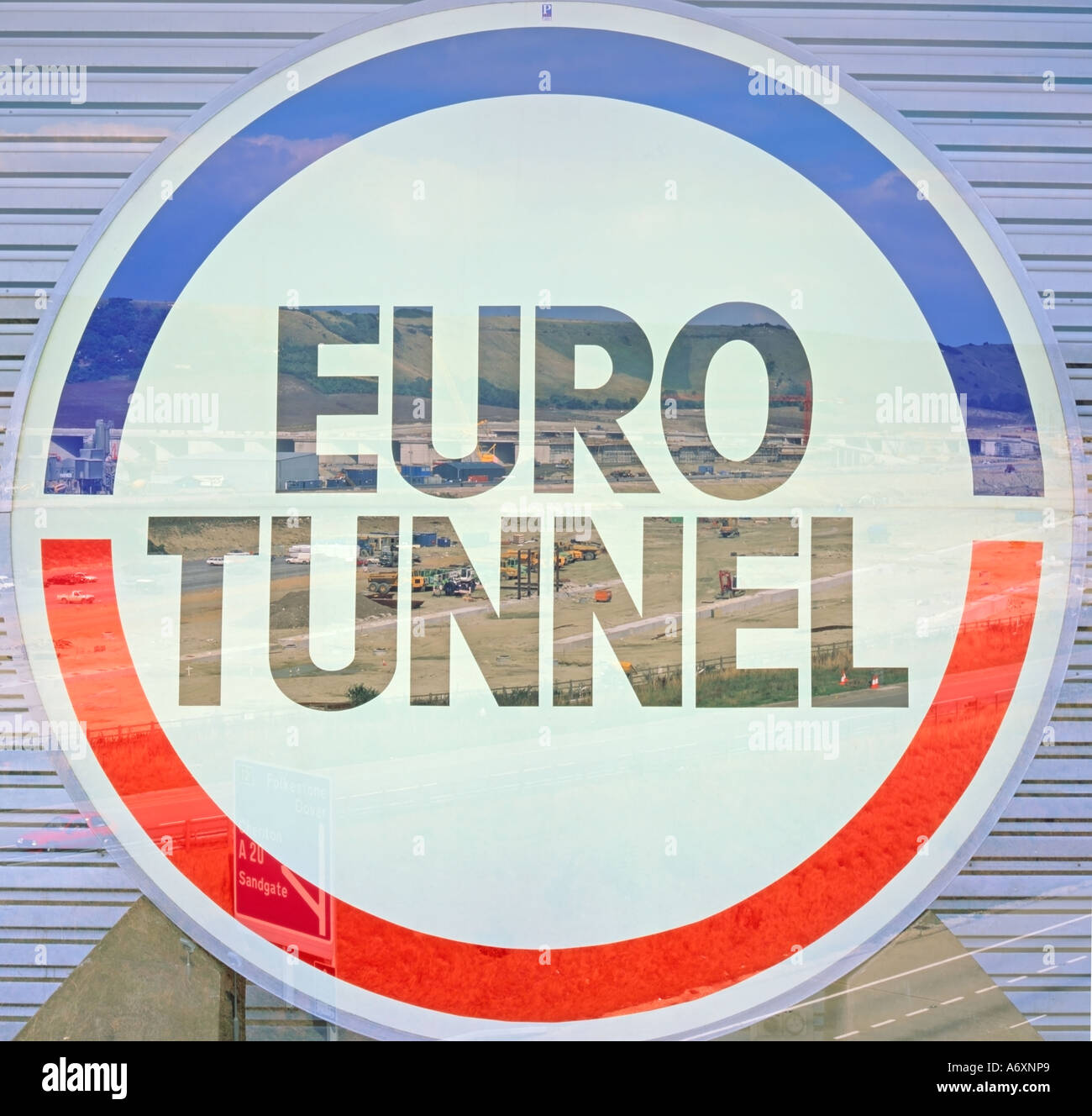 Cartello Eurotunnel, costruzione di tunnel di canale a Folkestone, Eurotunnel le Shuttle, Cheriton, Kent, Inghilterra, Regno Unito Foto Stock