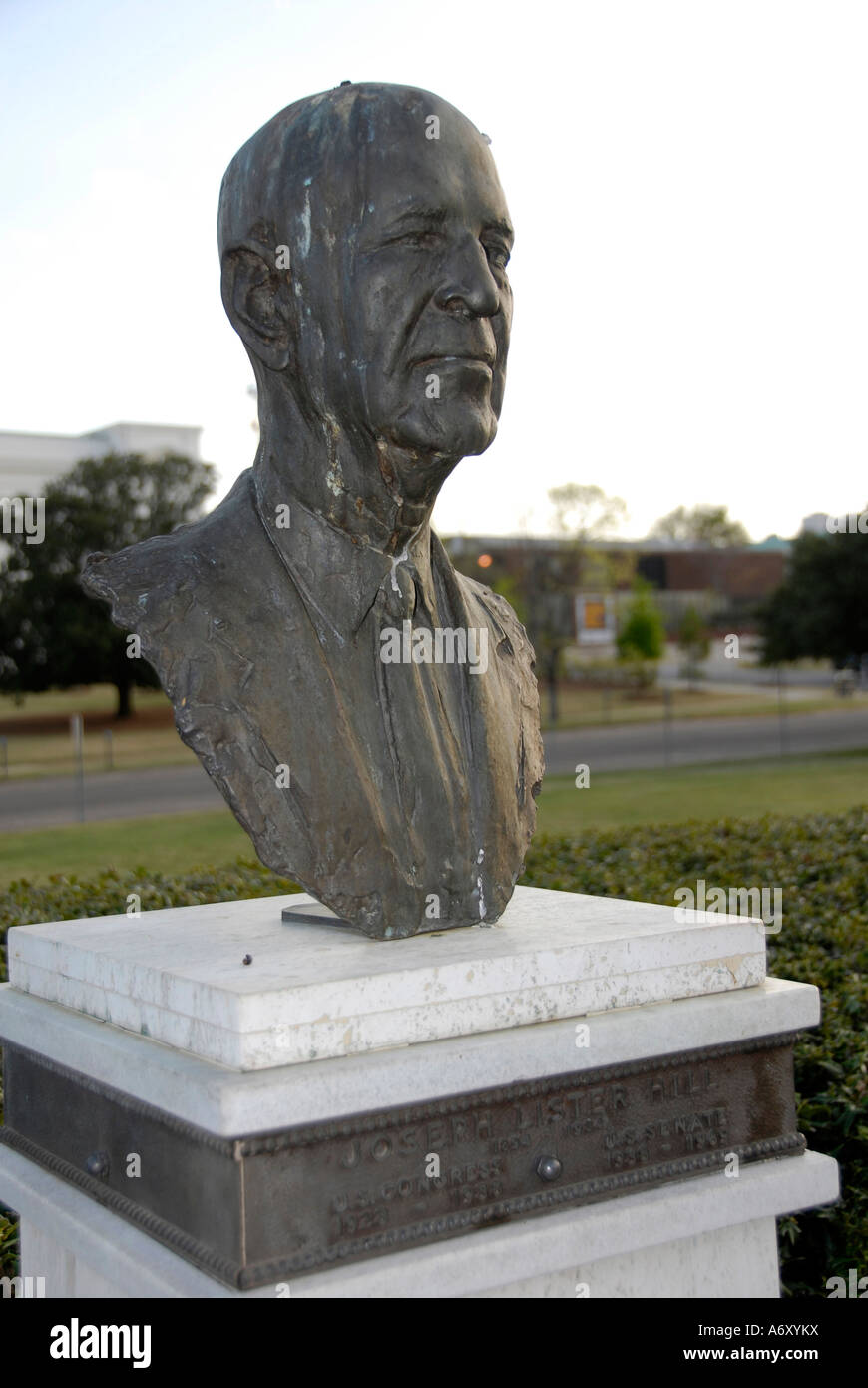 Busto statua del senatore Joseph Lister Hill presso la storica città capitale di Montgomery in Alabama al Foto Stock