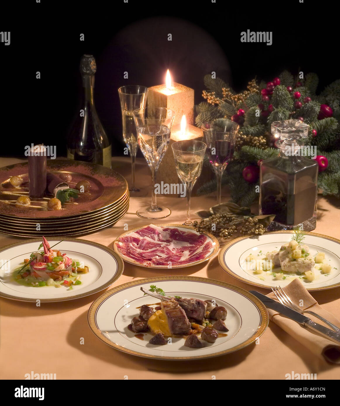 Ancora in vita del menu di Natale su elegantemente set table Foto Stock