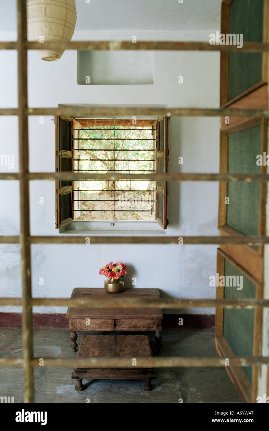 Glassless windows fornendo croce tradizionali tecniche di ventilazione che consente il movimento di aria in residence Ambra vicino a Jaipur Raj Foto Stock