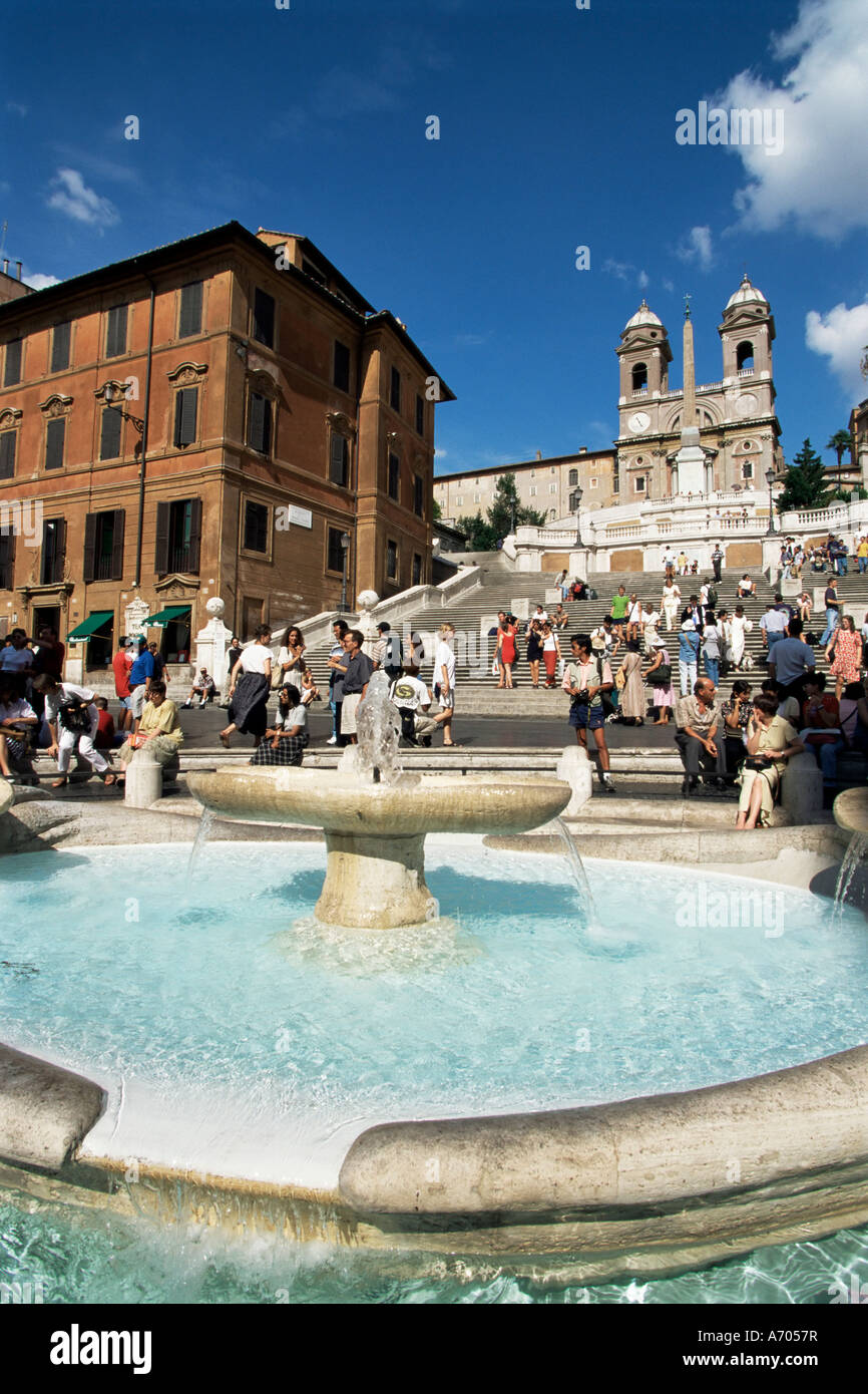 Fontana della Barcaccia Piazza di Spagna Roma Lazio Italia Europa Foto Stock