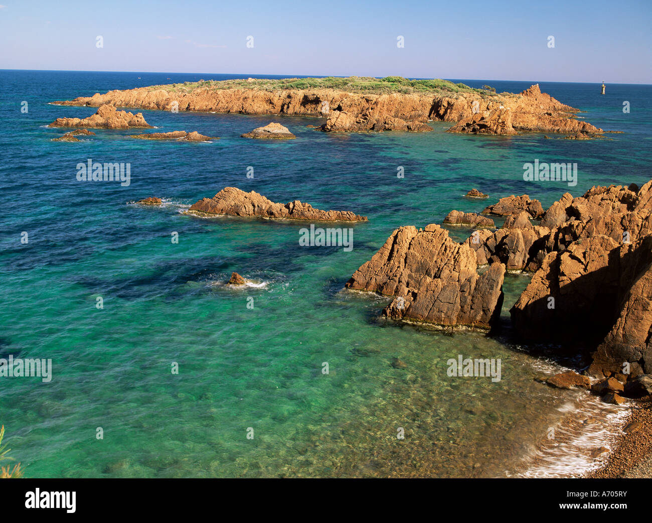 Esterel Corniche vicino a St Raphael Var Cote d Azur Provence Francia Europa Mediterranea Foto Stock
