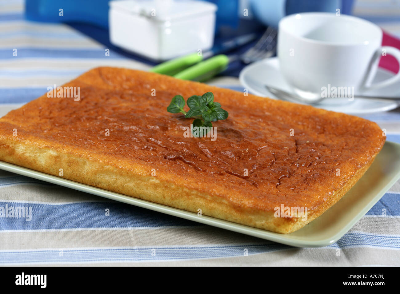 Yogurt al limone pan di spagna Foto Stock