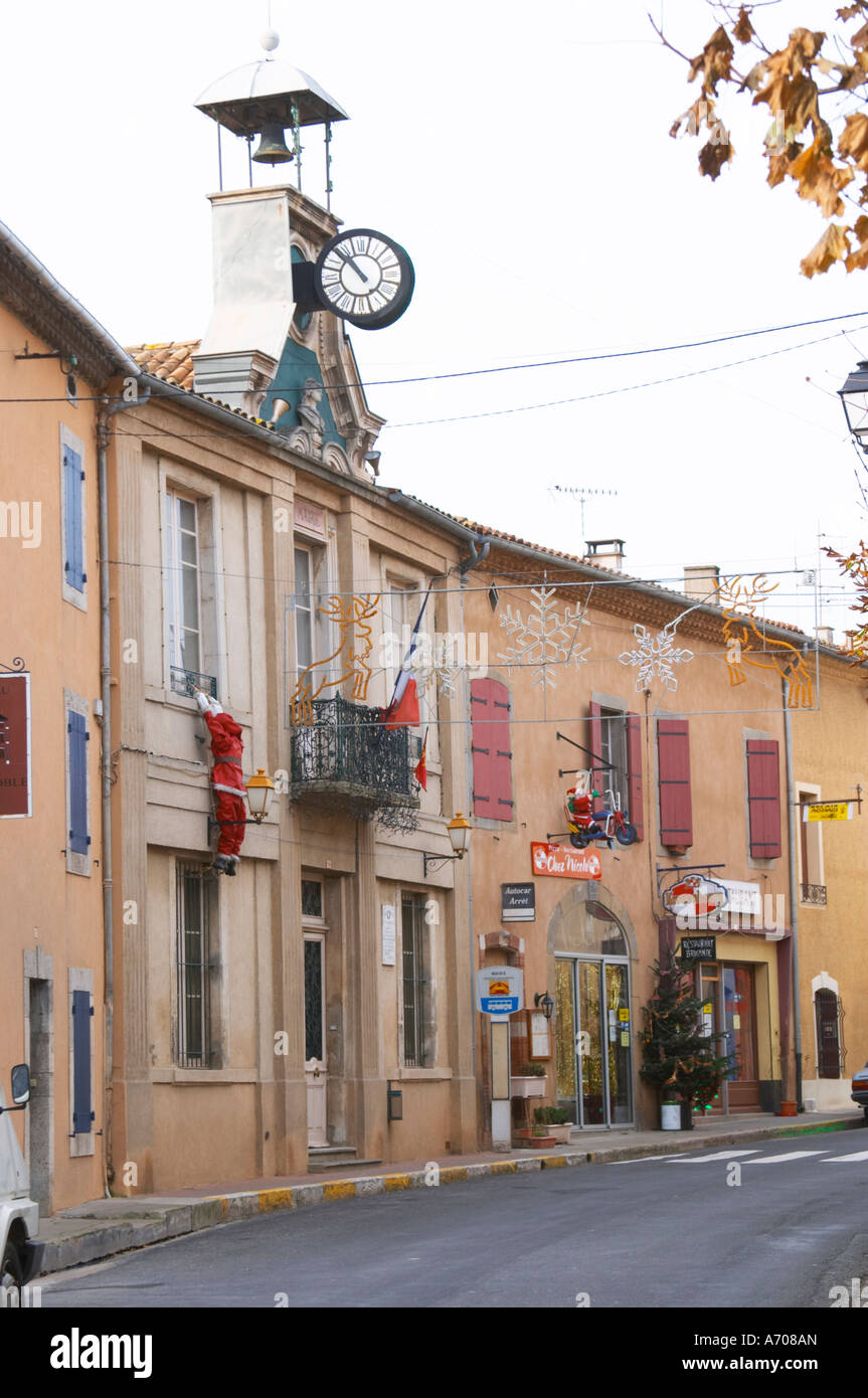 Les Corbieres. Languedoc. Un vuoto street. La Francia. L'Europa. Foto Stock