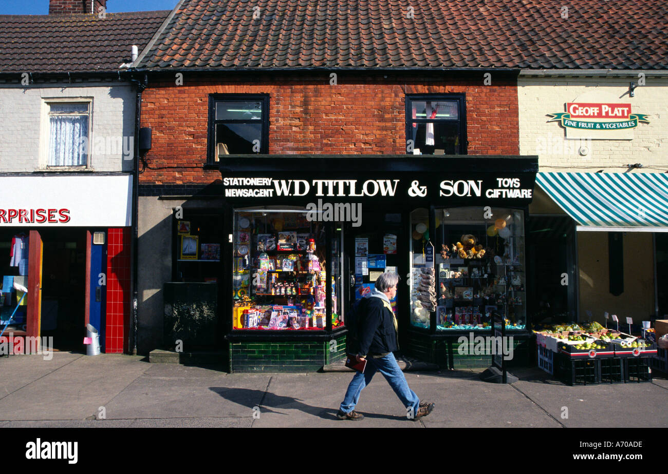 Edicole tradizionali e negozio di giocattoli a Leiston Suffolk in Inghilterra Foto Stock