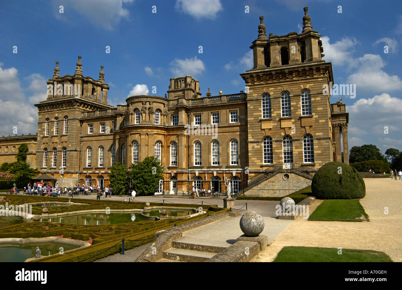 Il Palazzo di Blenheim e giardini formali, Oxfordshire, home all'undicesimo Duca di Marlborough Foto Stock