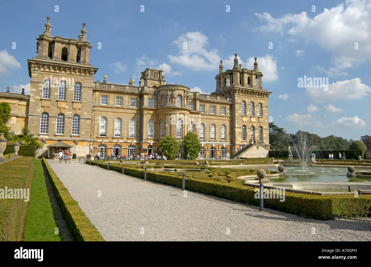 Il Palazzo di Blenheim e giardini formali, Oxfordshire, home all'undicesimo Duca di Marlborough Foto Stock