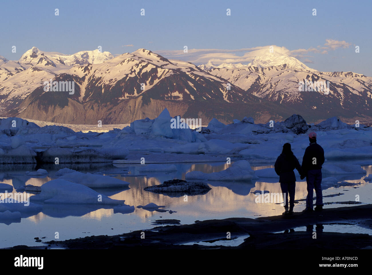 America del nord, Canada, Yukon, Tatsheshini river, giovane Holding Hands Foto Stock