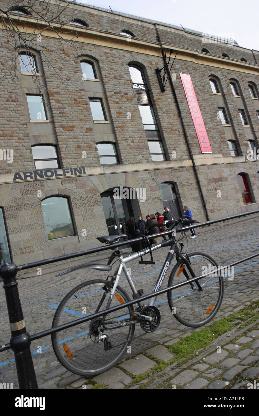 Bristol Arnolfini art gallery si trova in un ex magazzino di tè in Bristol Harbourside Foto Stock