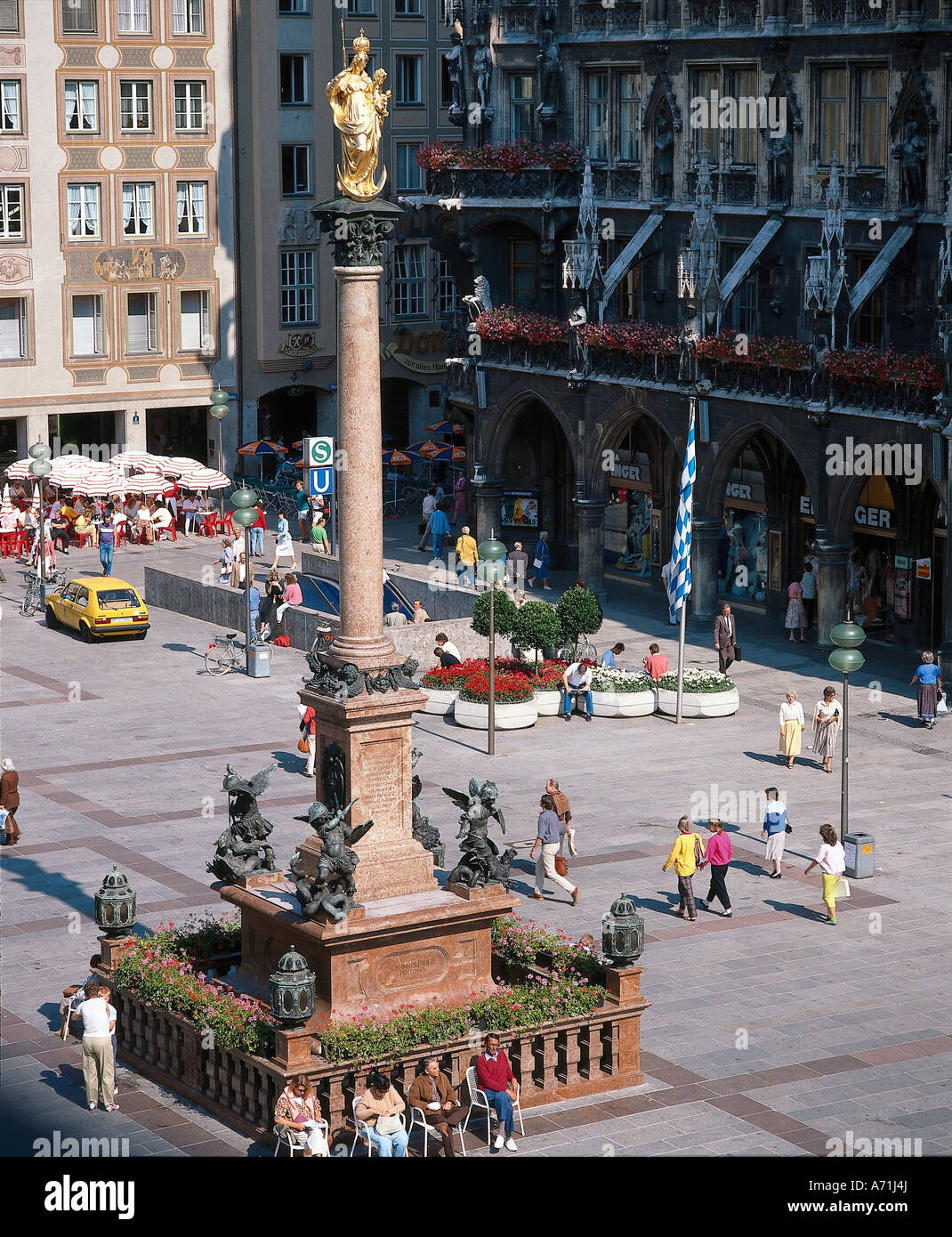 Geografia / viaggio, Germania, Baviera, Munic, piazze, 'Marienplatz', colonna della nostra signora, 'Mariensaule' imposta 1637 a 1638 DC, sulla statua superiore della nostra signora, da Hubert Gerhard, circa 1593 DC, putto, istituito 1641, Foto Stock