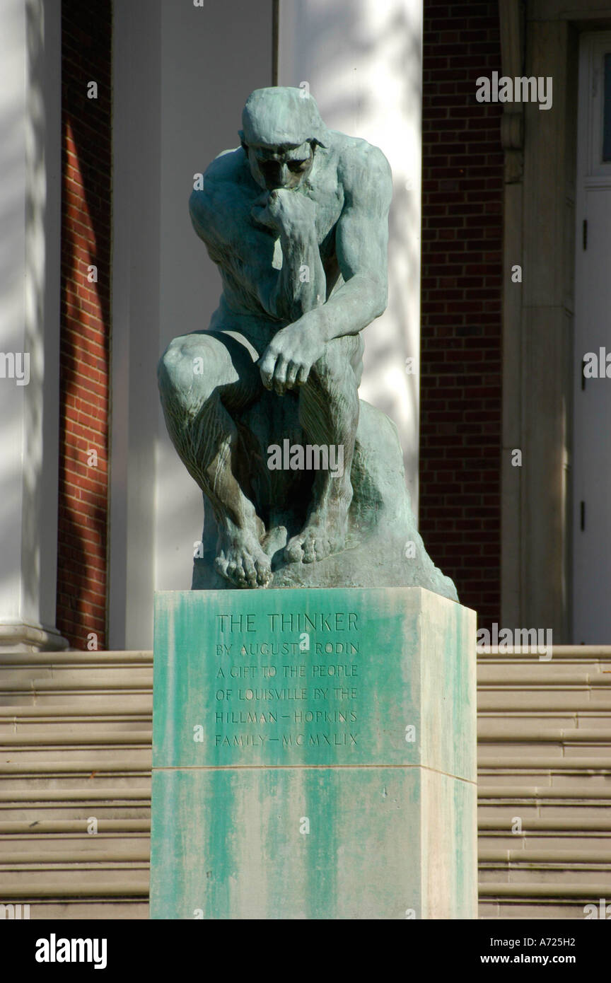 Rodin s il pensatore statua scultura in da dell'Università di Louisville amministrazione edificio sulla Belknap campus Foto Stock