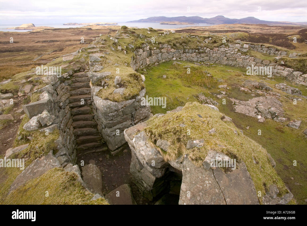 Dun Beag Broch sull'Isola di Skye in Scozia, antica dimora fortificata Foto Stock
