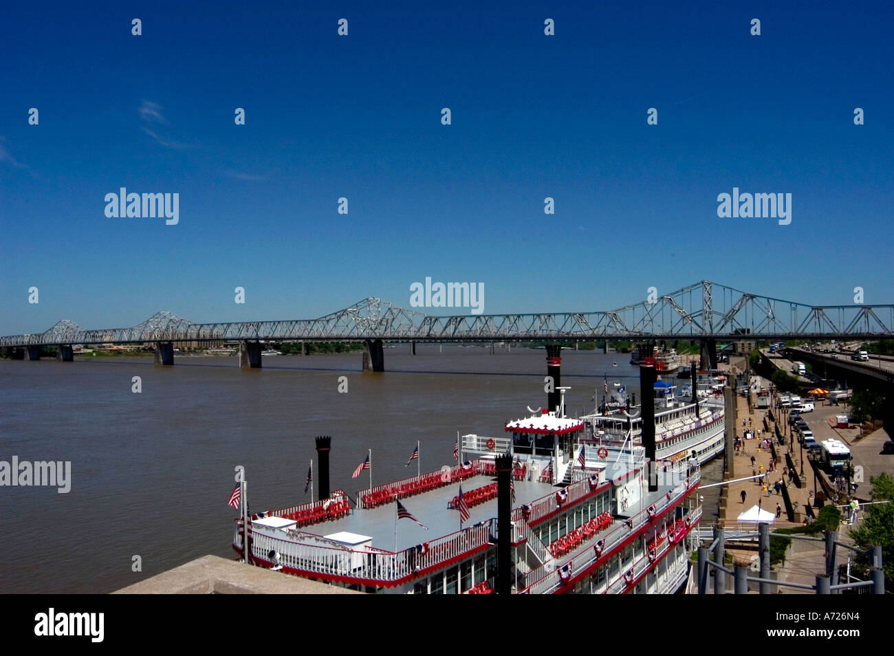 Steamboat pedalo' ancorato sul Fiume Ohio a Louisville, Kentucky durante il Kentucky Derby Festival Foto Stock