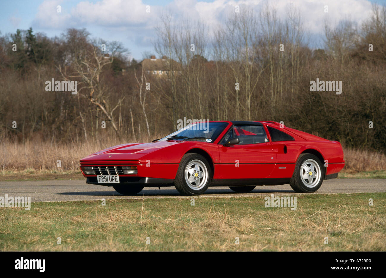 Ferrari 328 GTS........ Introdotto 1985. Disegnata da Pininfarina Foto Stock