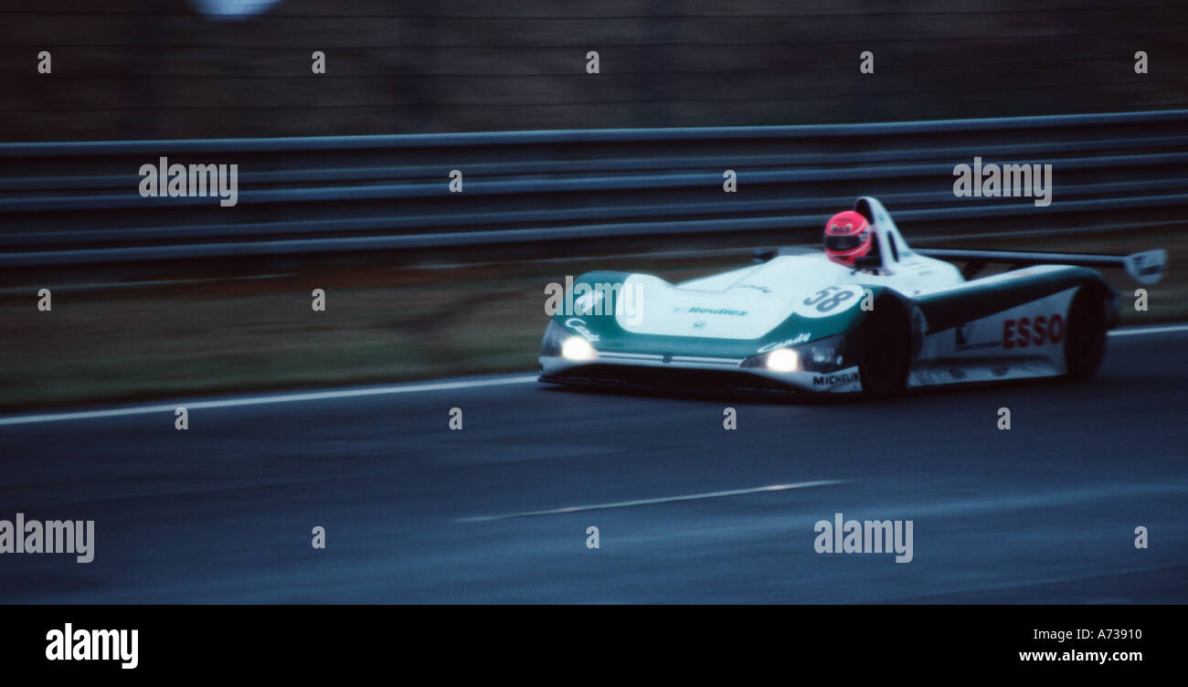 Auto in competizione nella Le Mans 24 ore di gara Foto Stock Auto in competizione nella Le Mans 24 ore di gara Foto Stock