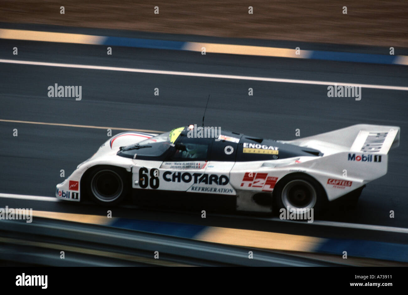 Auto in competizione nella Le Mans 24 ore di gara Foto Stock Auto in competizione nella Le Mans 24 ore di gara Foto Stock