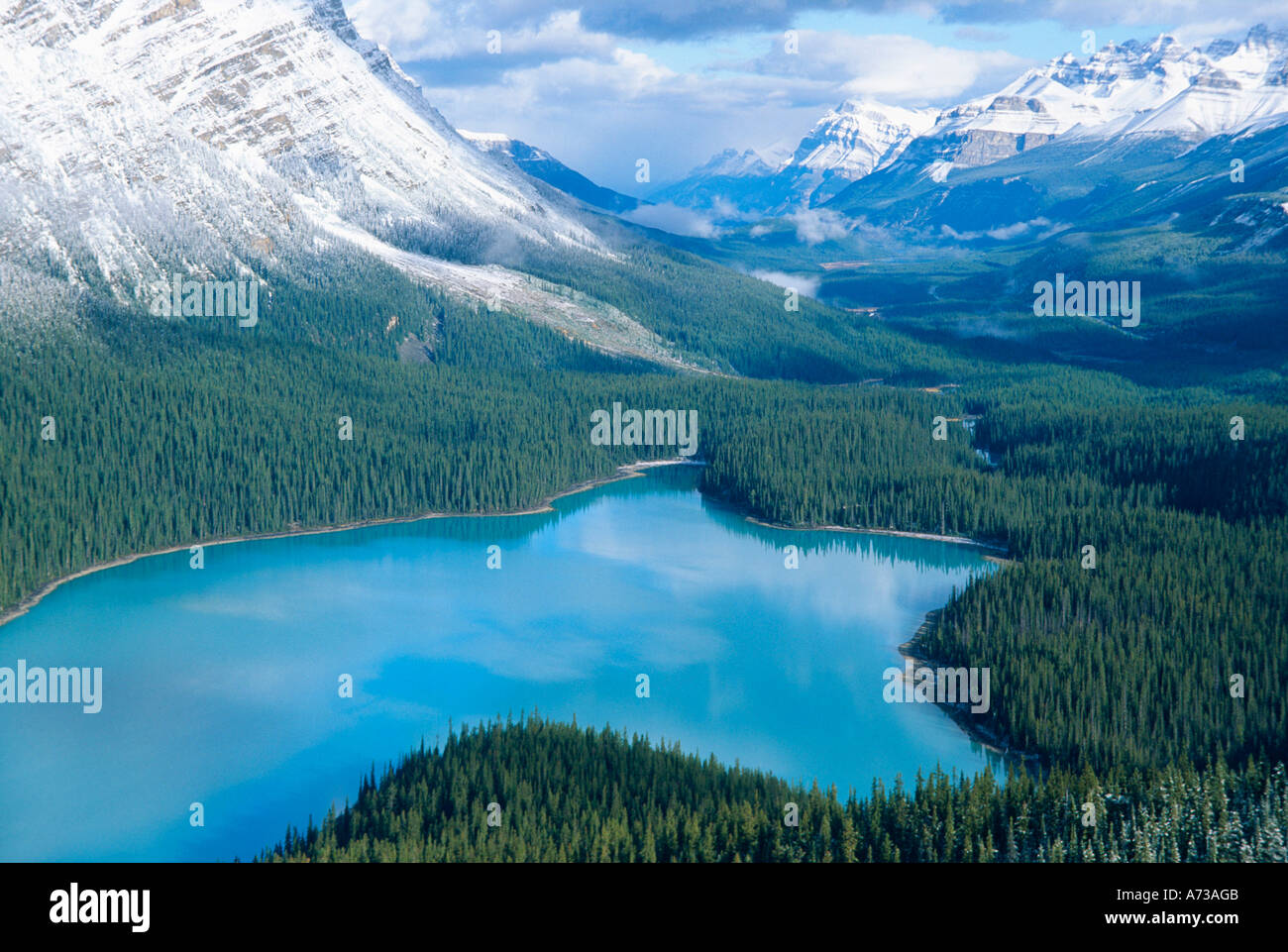 Il Lago Peyto nella valle Mistaya con vertice di prua, Canada, Alberta Foto Stock
