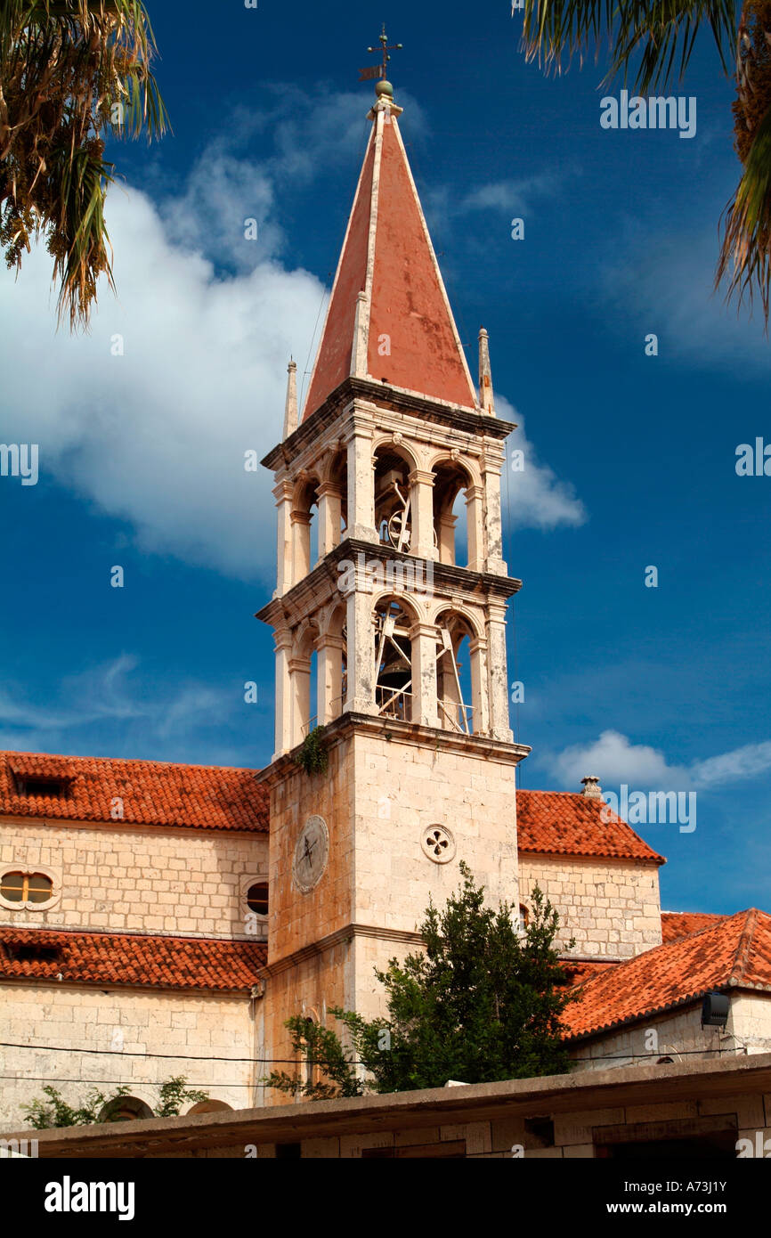 Porto di Milna sul isola di Brac sulla costa dalmata della Croazia Foto Stock
