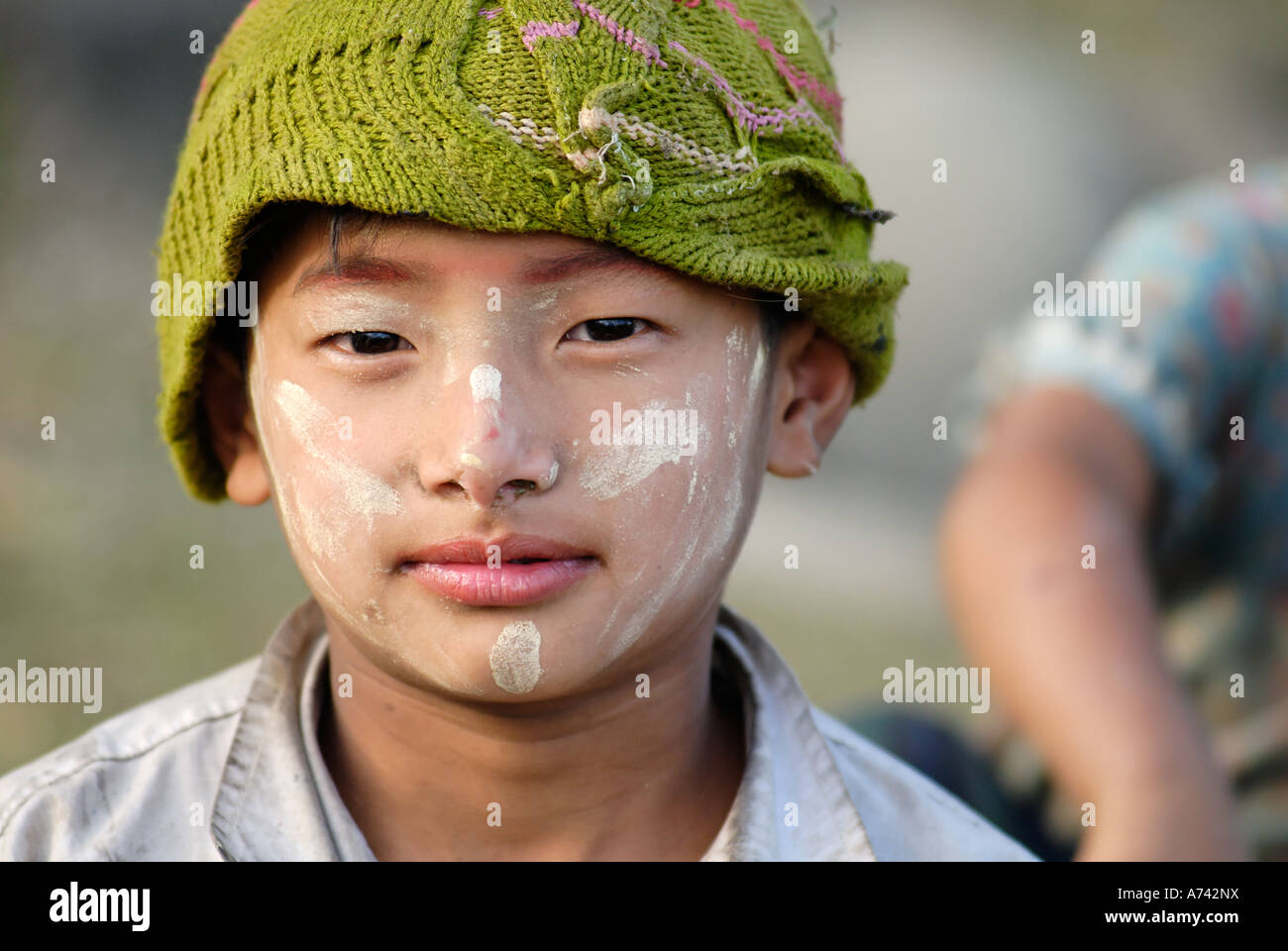 Rawang boy Stato Kachin Myanmar Foto Stock
