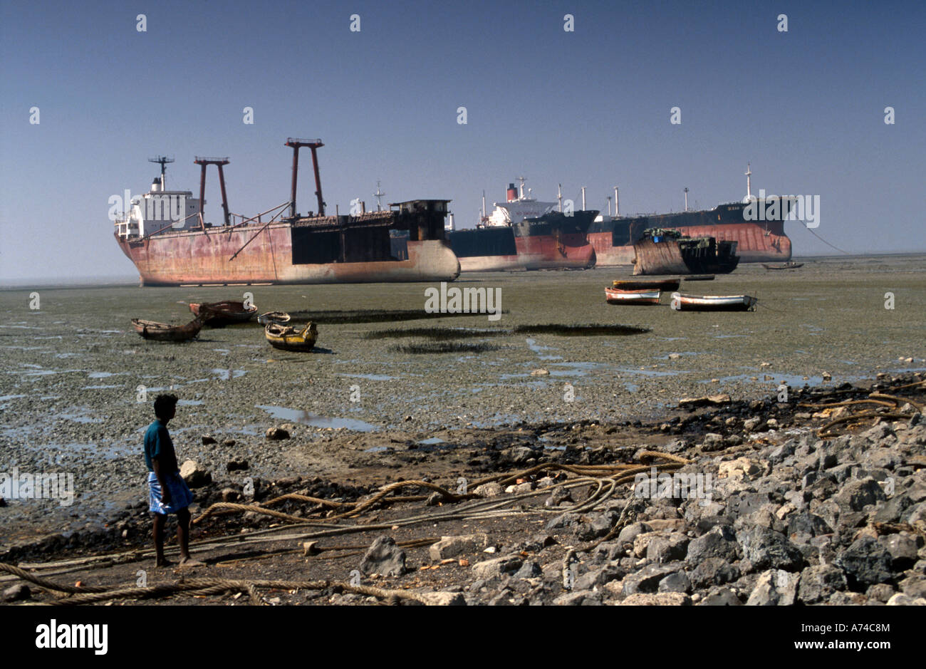 Demolizione di navi bangladesh immagini e fotografie stock ad alta  risoluzione - Alamy