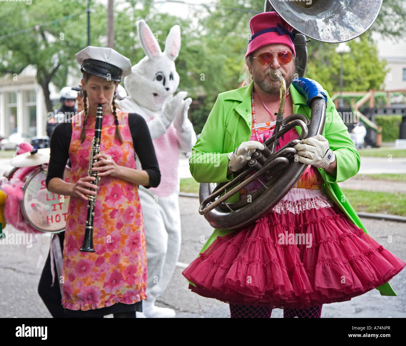 New Orleans in Louisiana un Easter Parade di St Charles Avenue nel Quartiere Garden Foto Stock