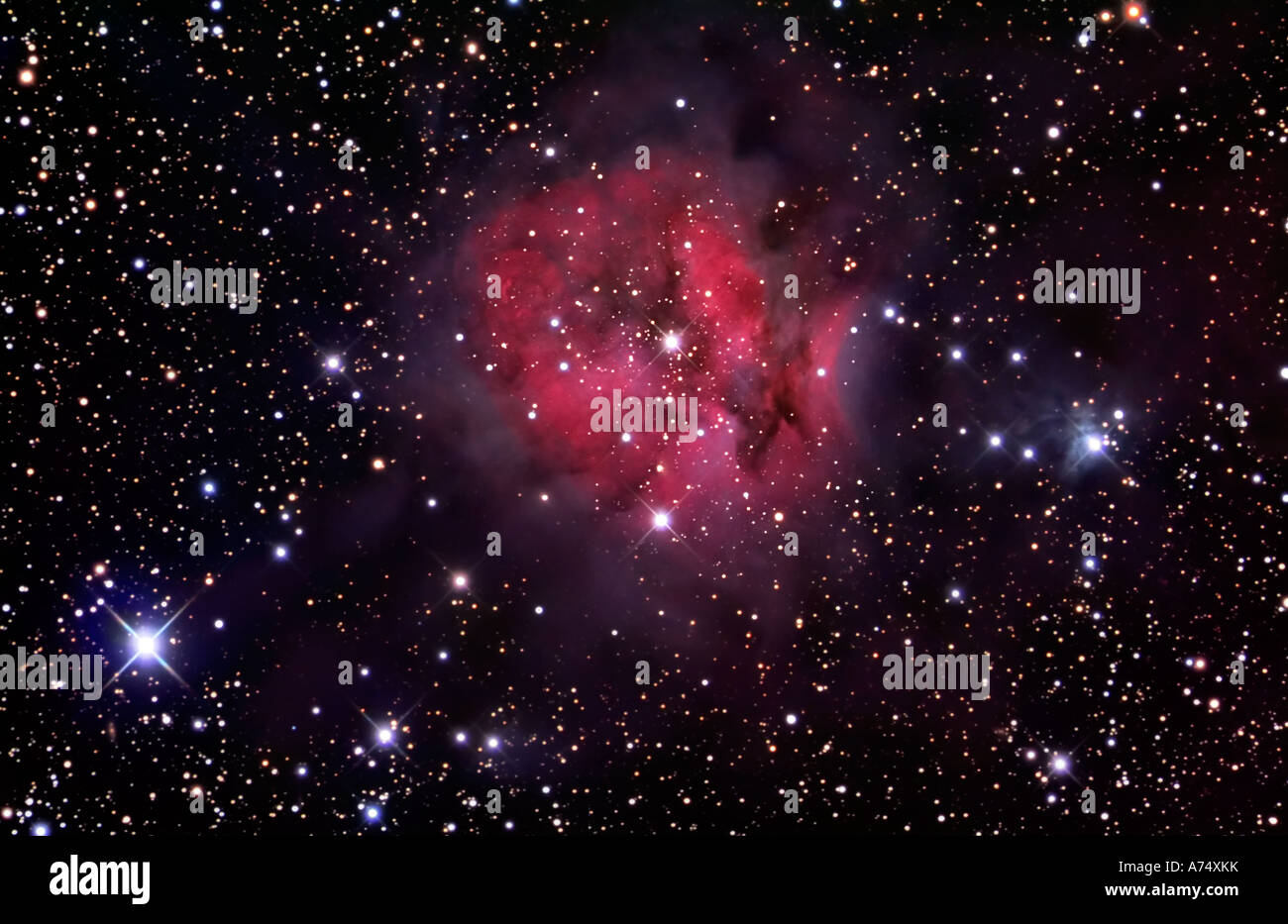 Il Cocoon Nebula, noto anche come IC 5146, che si trova nella costellazione del Cigno. Foto Stock