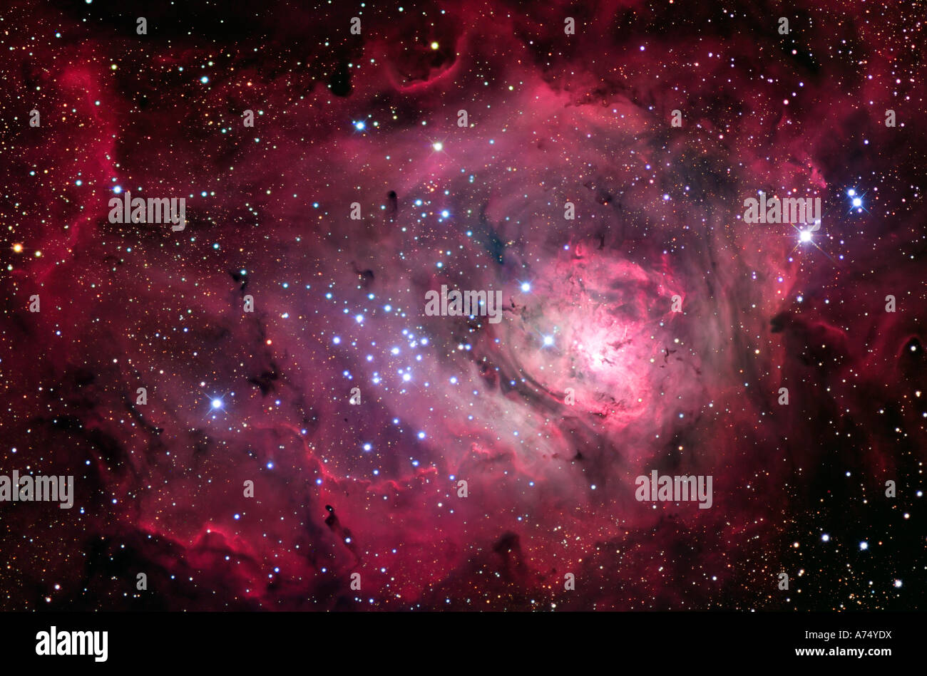 La Nebulosa Laguna, anche noto come Messier 8 e NGC 6523, è una gigantesca nube interstellare nella costellazione del Sagittario. Foto Stock