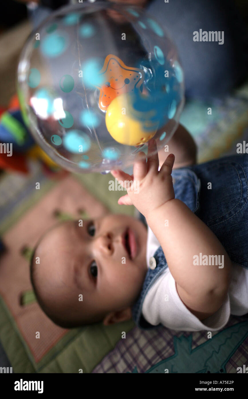 Neonato bambino americano asiatico Foto Stock