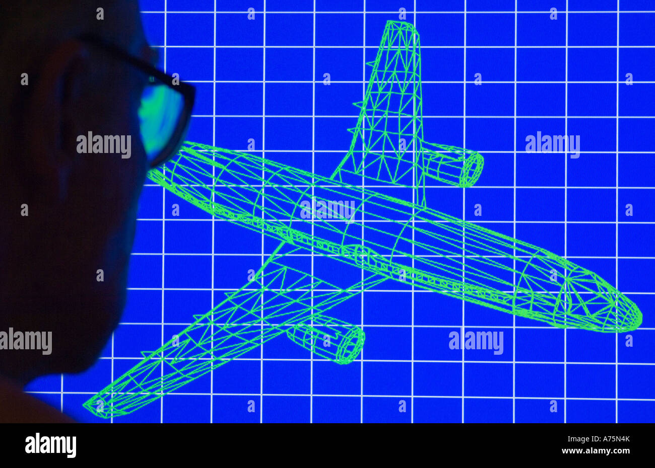 Aeronautica ingegnere progettista studiando 3D di un telaio di filo aereo jet immagine sullo schermo del monitor Foto Stock