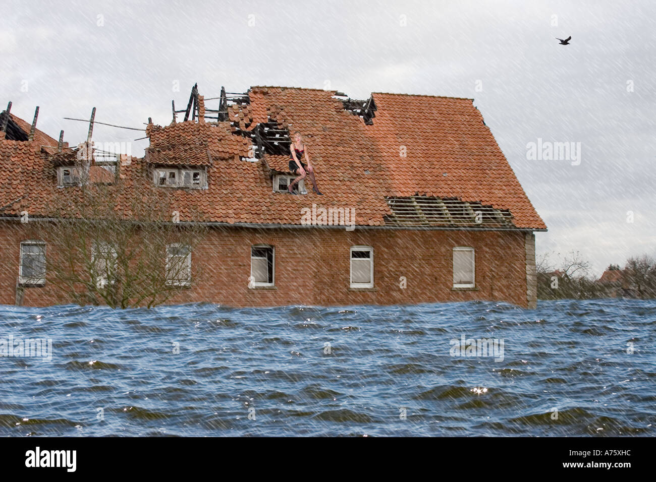 Alta Marea distruzione Zerstörtes Haus und Hochwasser Foto Stock