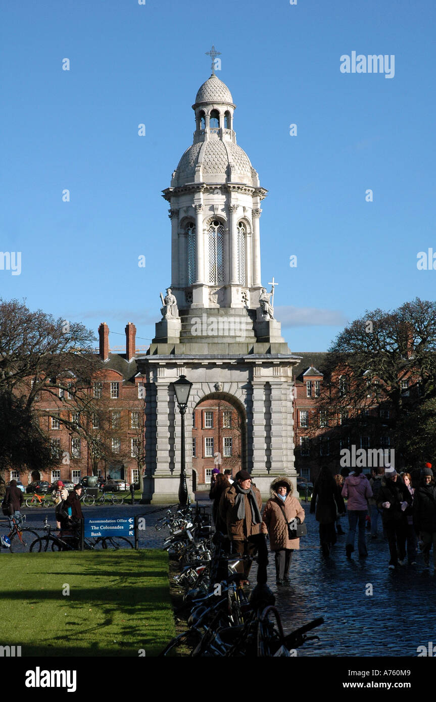 Il Trinity College di Dublino - Il Campanile in Irlanda Foto Stock