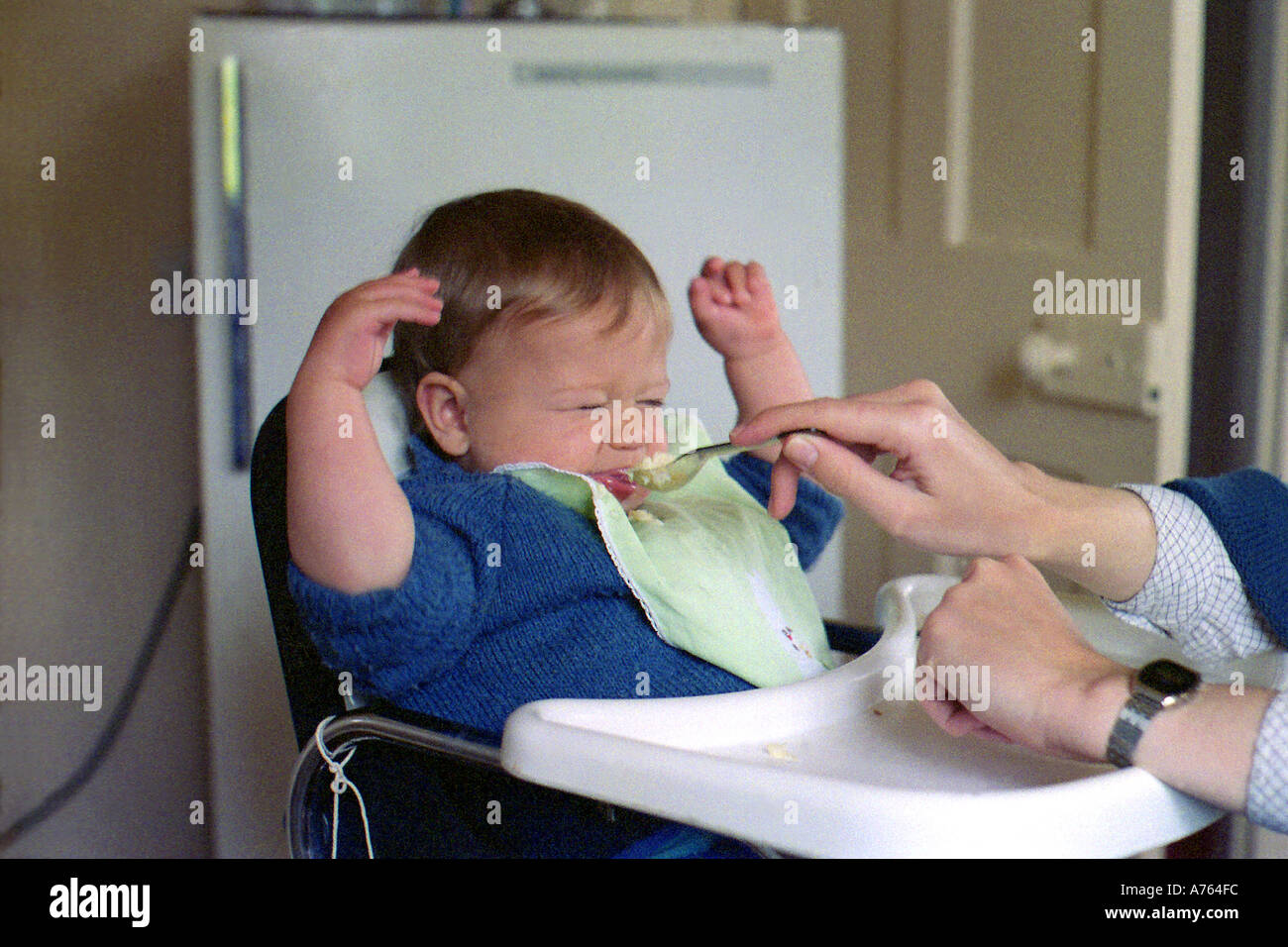 Force Fed Baby Foto Stock