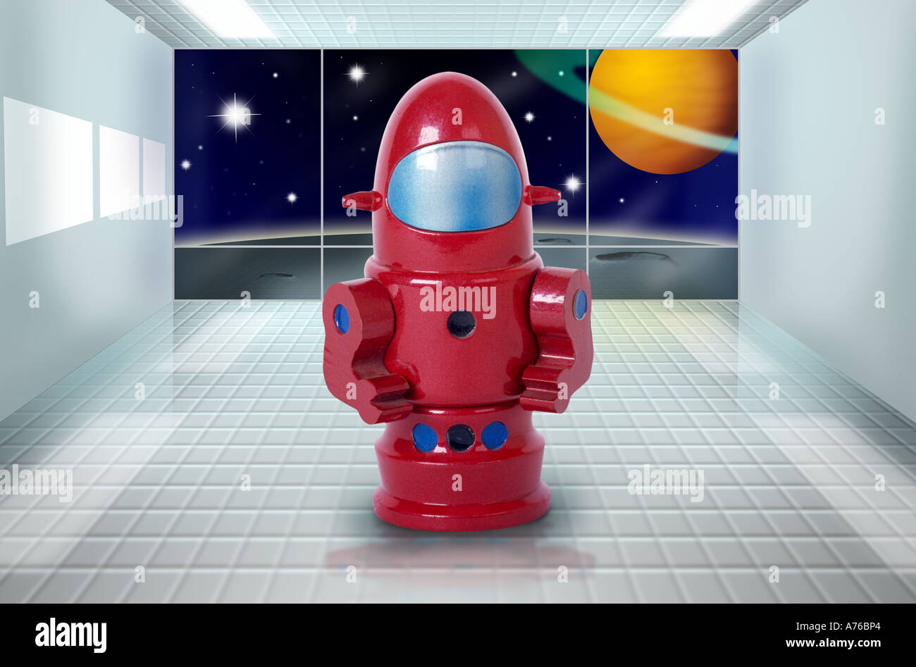 Rosso brillante degli anni settanta in plastica spaceman giocattolo robotico su un computer generato sullo sfondo. Foto Stock