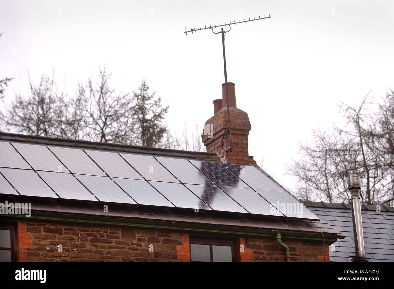 Pannelli solari sul tetto a capanna HEREFORDSHIRE UK Foto Stock