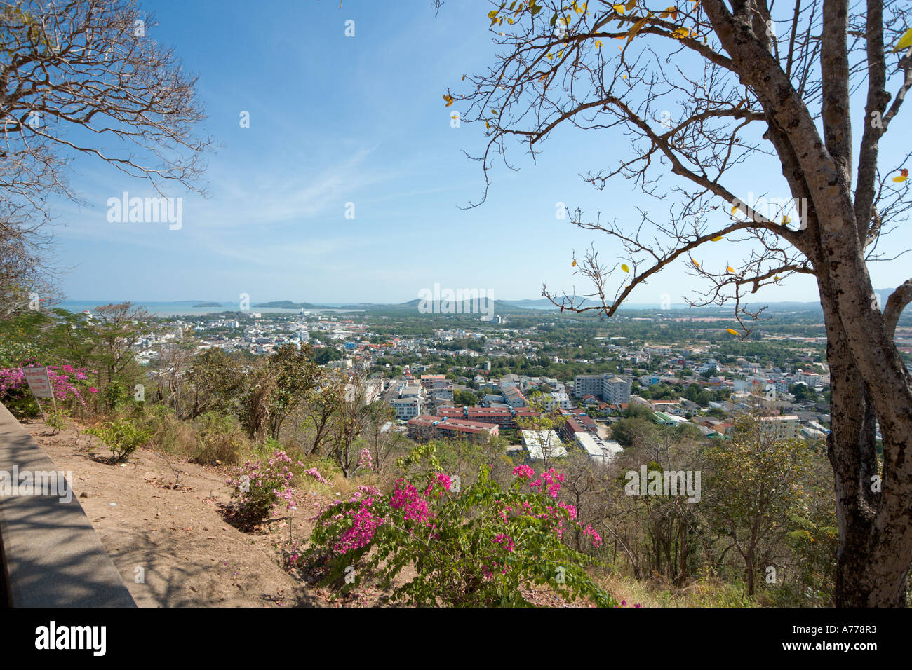 Vista sulla città da Rang Hill, Phuket Town, Phuket, Tailandia Foto Stock