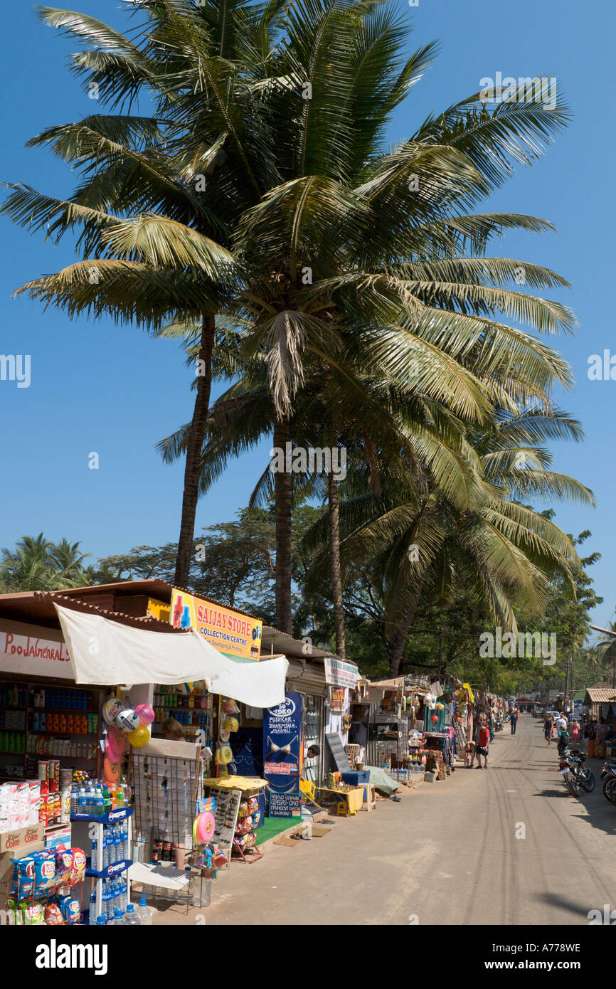 Negozi nel centro del villaggio di Palolem, Goa Sud, Goa, India Foto Stock