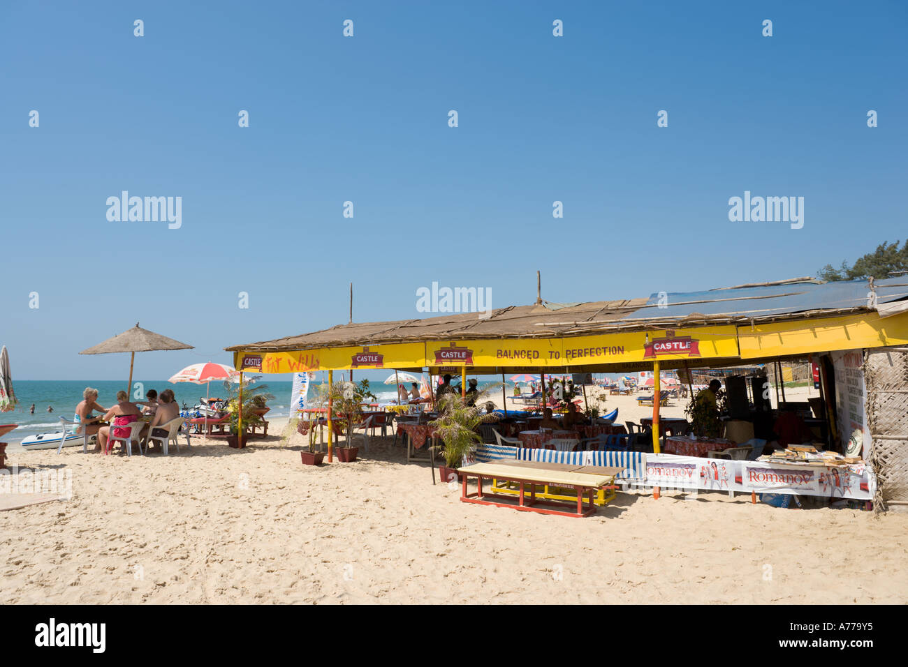 Capanna sulla spiaggia di Mobor Beach, Colva, Goa Sud, Goa, India Foto Stock