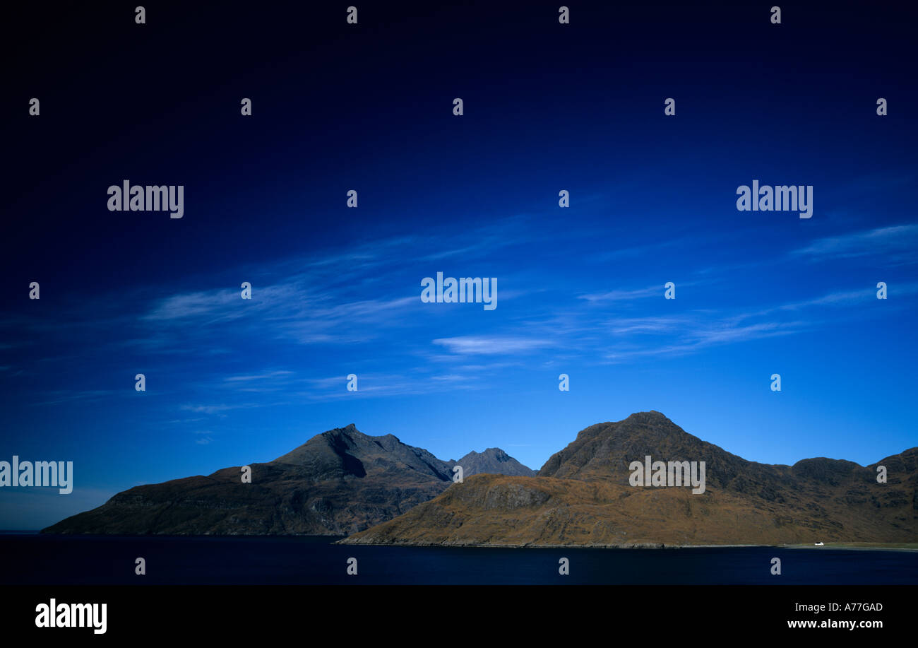 Il Cuillin Hills visto dal Elgol sull'Isola di Skye. Foto Stock